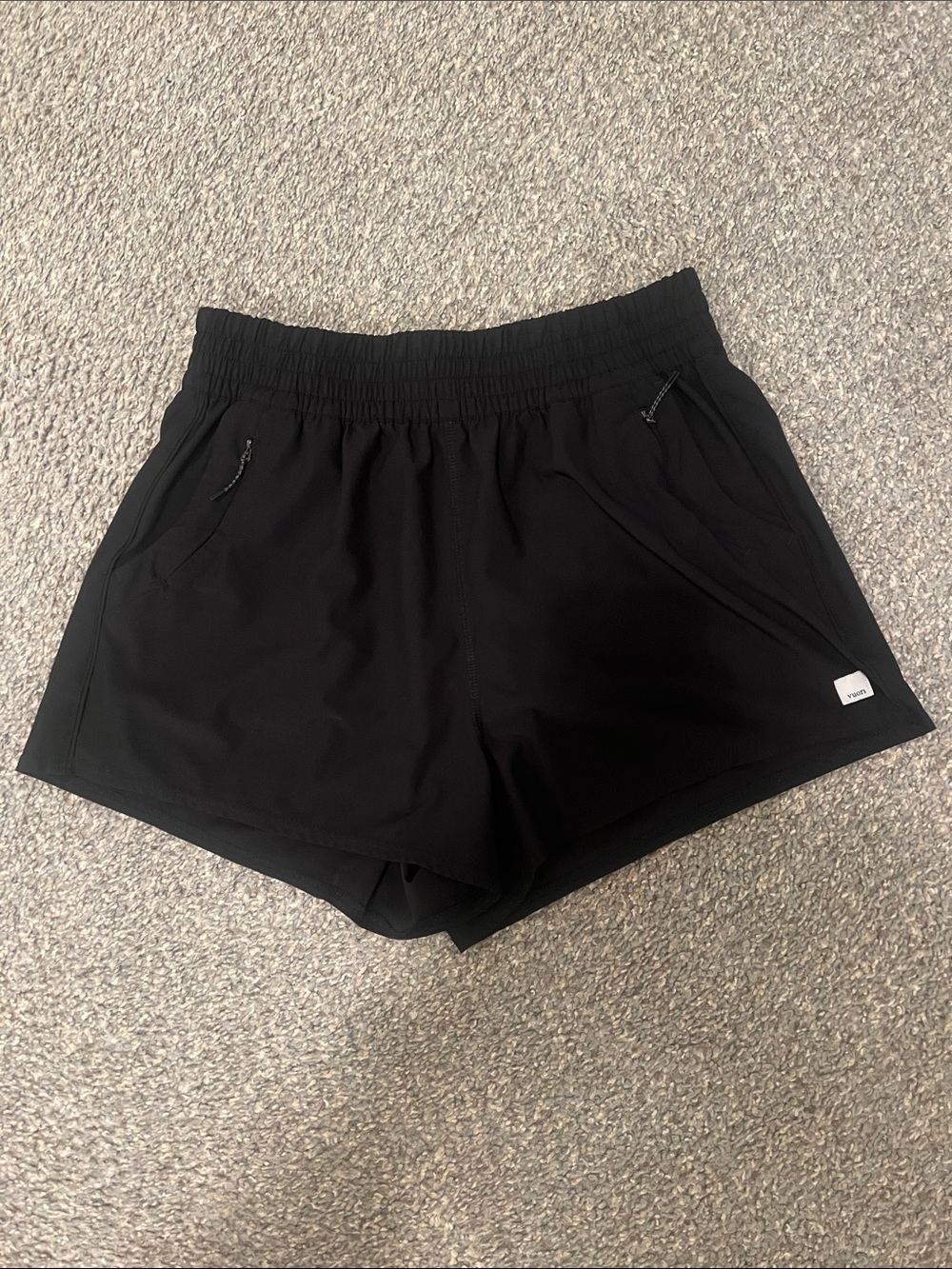 Vuori dash shorts. Medium